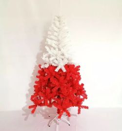 ARTIFICIAL CHRISTMAS TREE