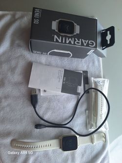 Garmin Venu sq smartwatch