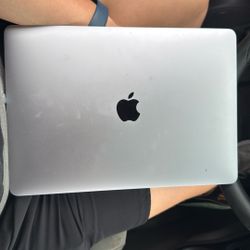 2022 macbook Air 13in 