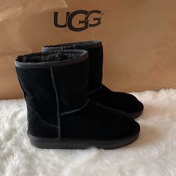 KOOLABURRA BY UGGS KIDS SIZE 1