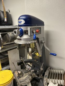 Vollrath 40758 30 qt Planetary Mixer - Floor Model, 1hp, 110-120v