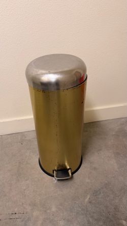 Stainless Steel Step Trash Can 10-13 Gallon Gold & Silver