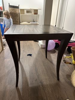 Hickory Chair 2 End Table Pair