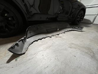 TESLA Model Y Rear Diffuser, Near Perfect Condition