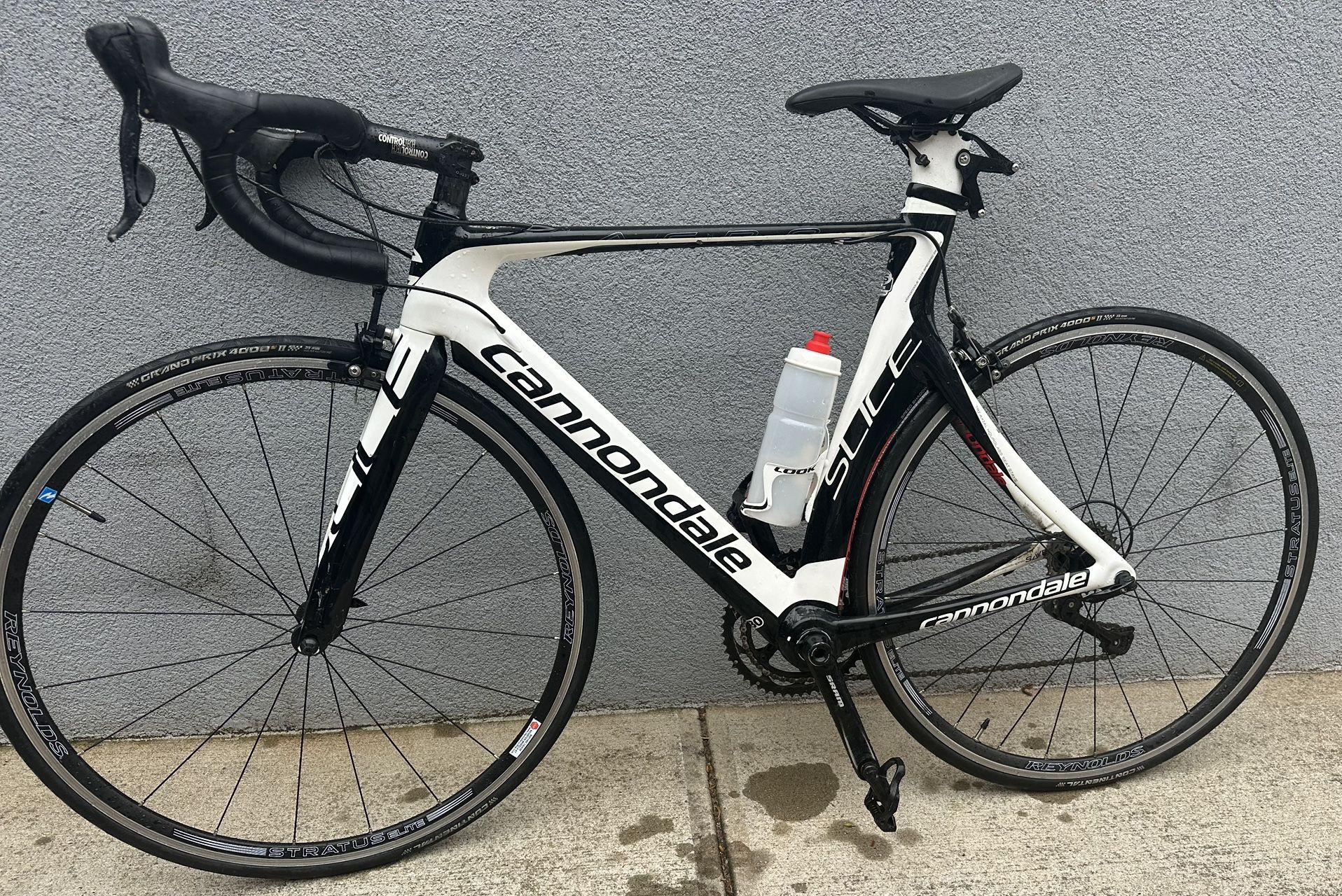 Cannondale slice road bike 🚴‍♀️ carbon fiber Frame  size 56 CM