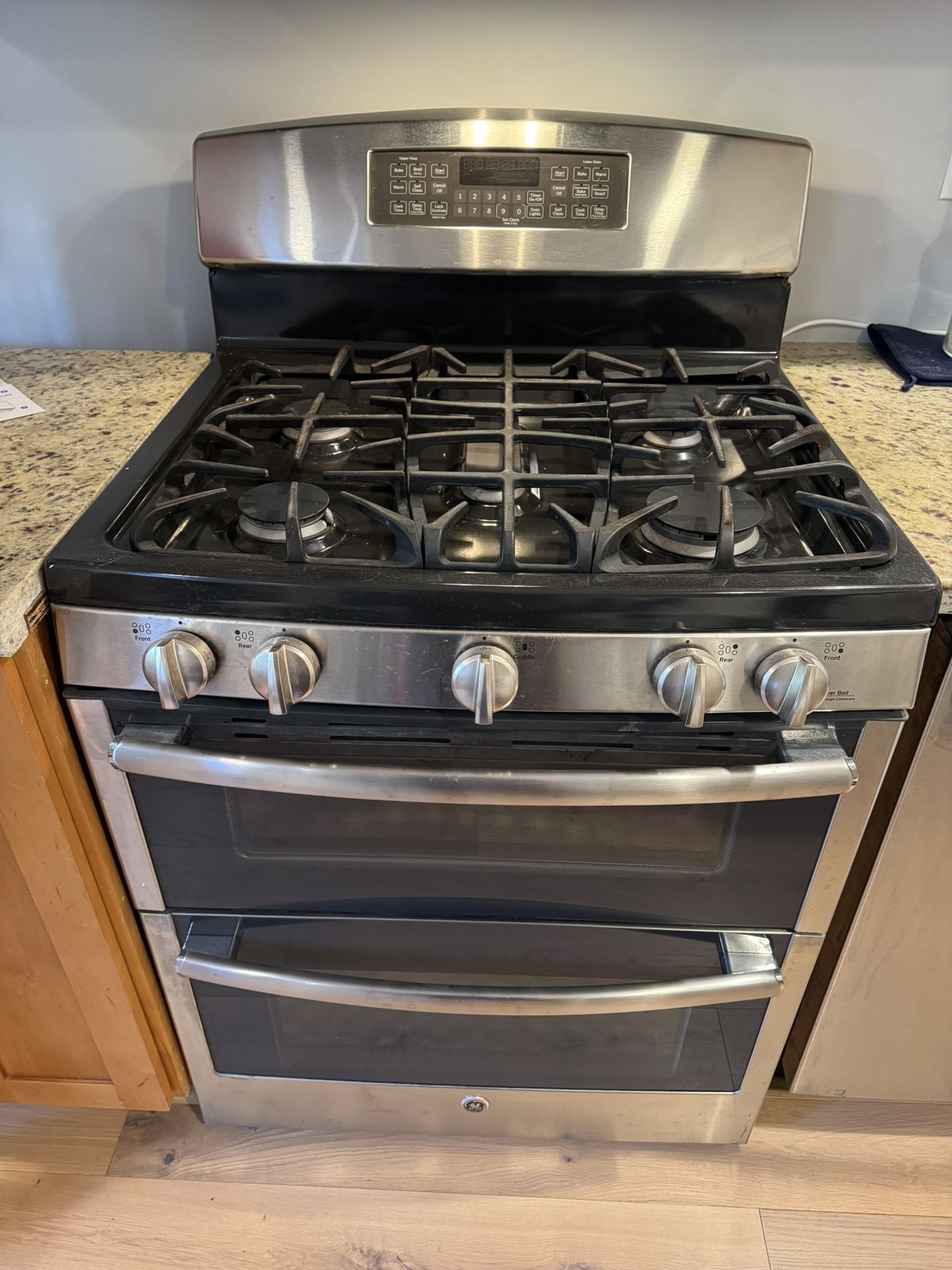 GE 30 Free Standing Gas Double Oven Convection Range
