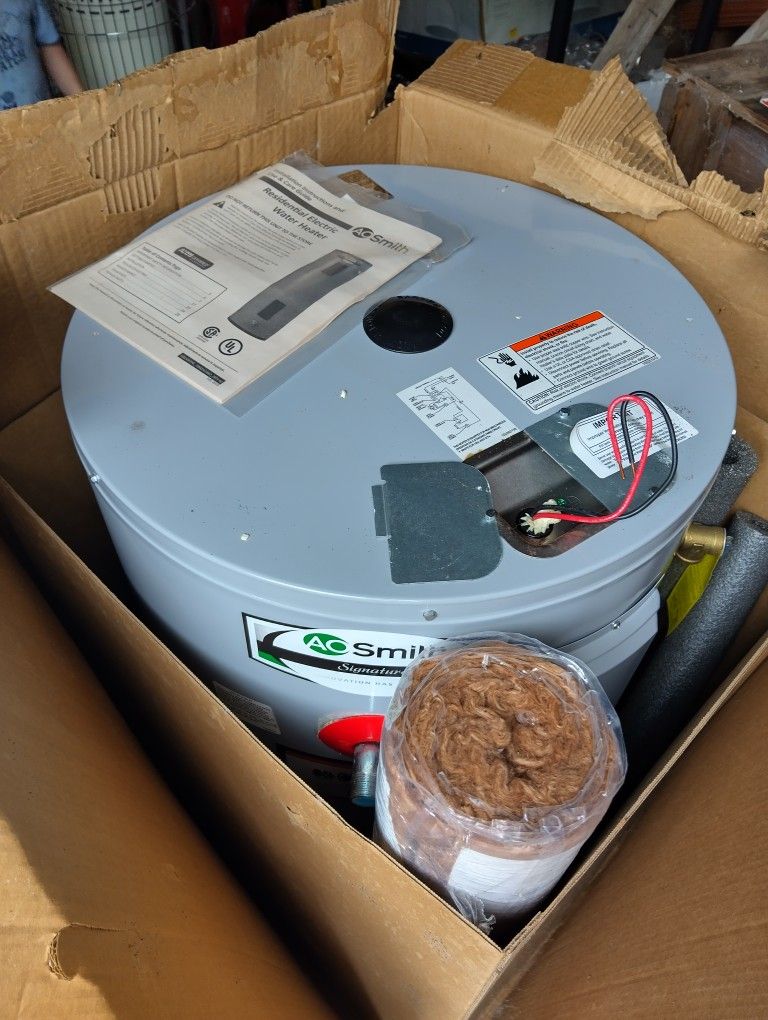 New A.O. Smith 28 Gallon Electric Water Heater