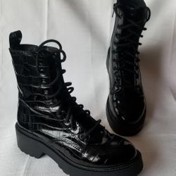 Size 6.5 Medium Womens Steve Madden Boots
