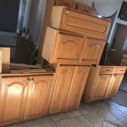 RealOak kitchen Cabnets