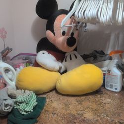 2003 Giant Mickey Mouse Plushie 4 Ft Excellent Condition