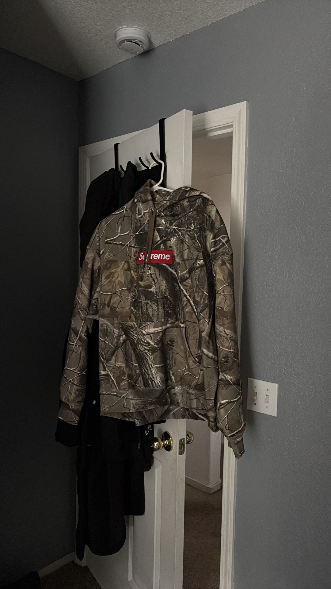 Supreme hoodie