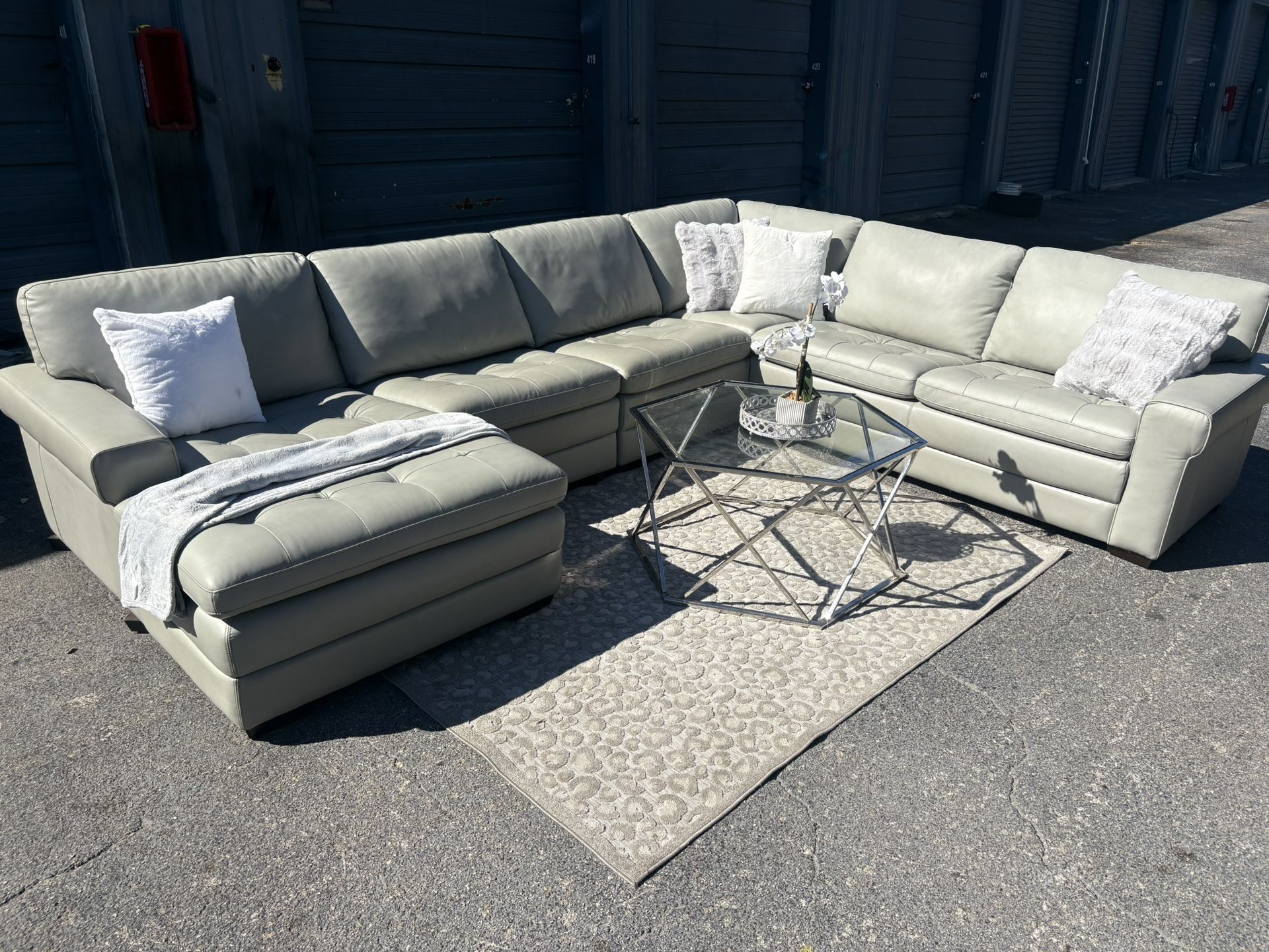 Sectional/couch/sofa,Teale,Leather, brand: Havertys, Delivery Available 🚚