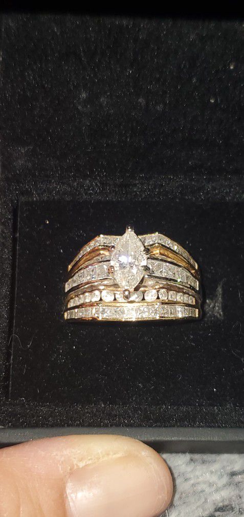 14k Yellow Gold  Engagement/Wedding Ring