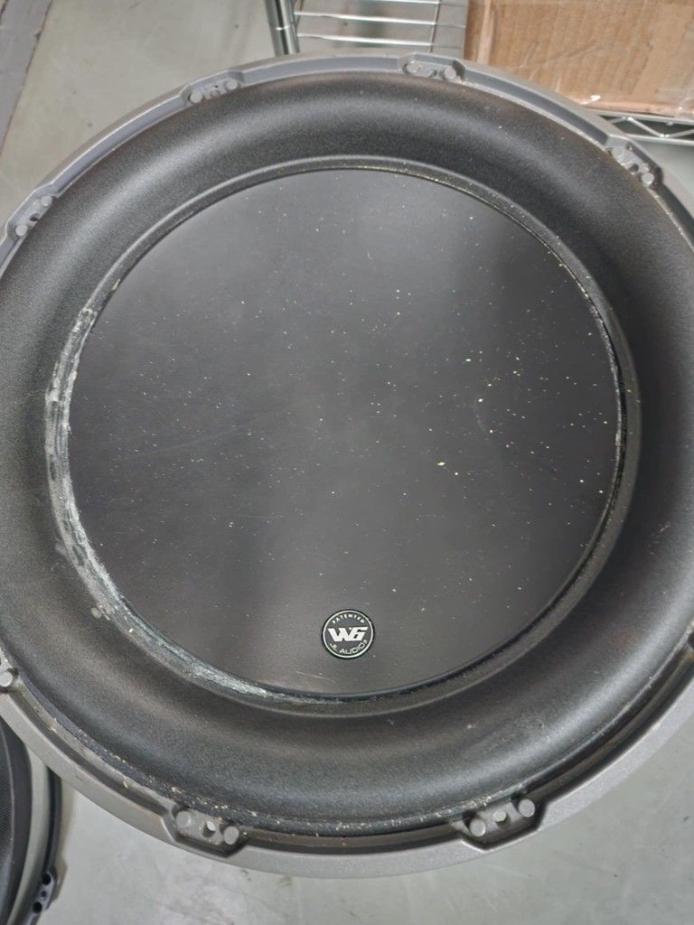 JL Audio 13W6V2D4 Sub, Works Flawlessly