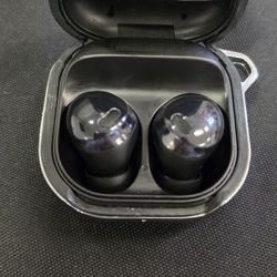 Samsung Galaxy Buds Pro (SM-R190) +

Protective Case - Great Condition