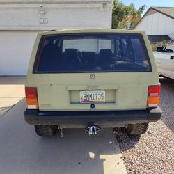 1994 Jeep Cherokee XJ Rattle Can Green