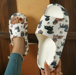 Cute Dachshund Slip On Sandals (White)