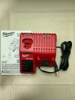 Milwaukee. M12 /M18 Lithium Ion Battery Charger.