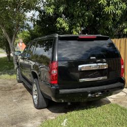 Chevrolet Suburban 