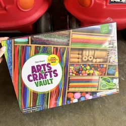 Brand New & Sealed: Dan & Darci Arts And Crafts Vault 1000 Pcs