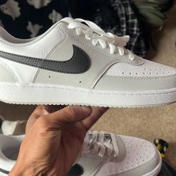 Men’s Size 9 Nikes 