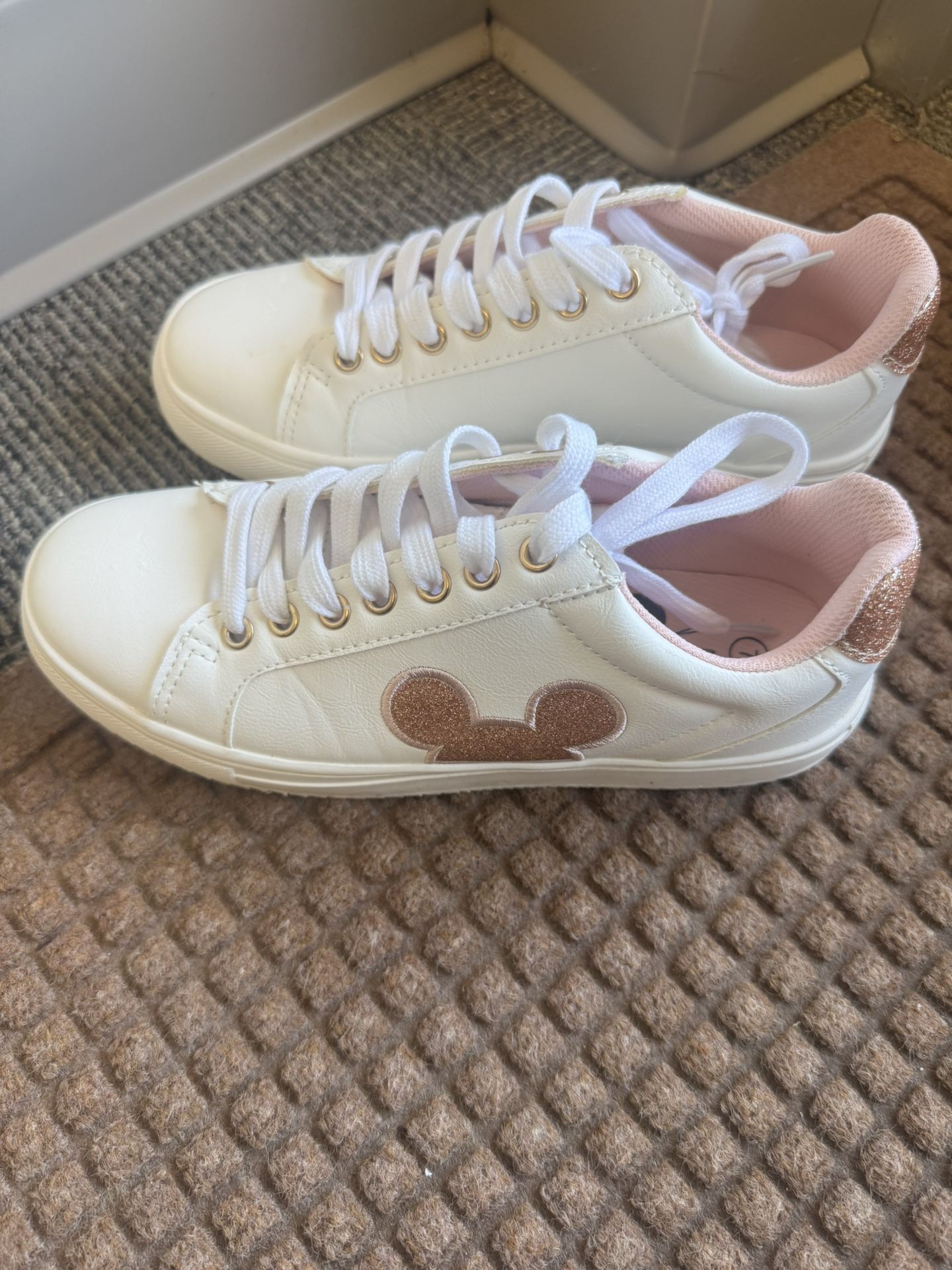 Women’s White and Pink Disney Mickey Mouse Sneakers Size 7