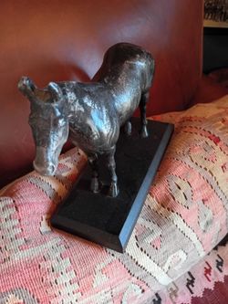 Horse statue