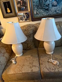2 white lamps, very nice!!!