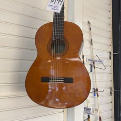 Yamaha C40 Acoustic Guitar 