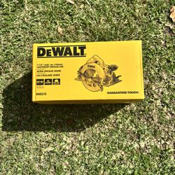 Dewalt 15 Amp Corded 7-1/4 In Lightweight Circular Saw 