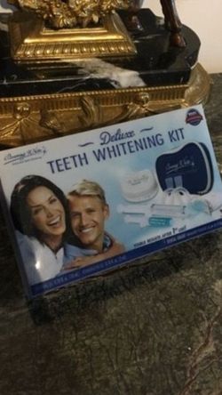 Deluxe teeth whitening system