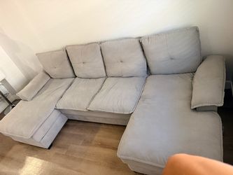 Light Gray Sectional Sofa with Chaise
