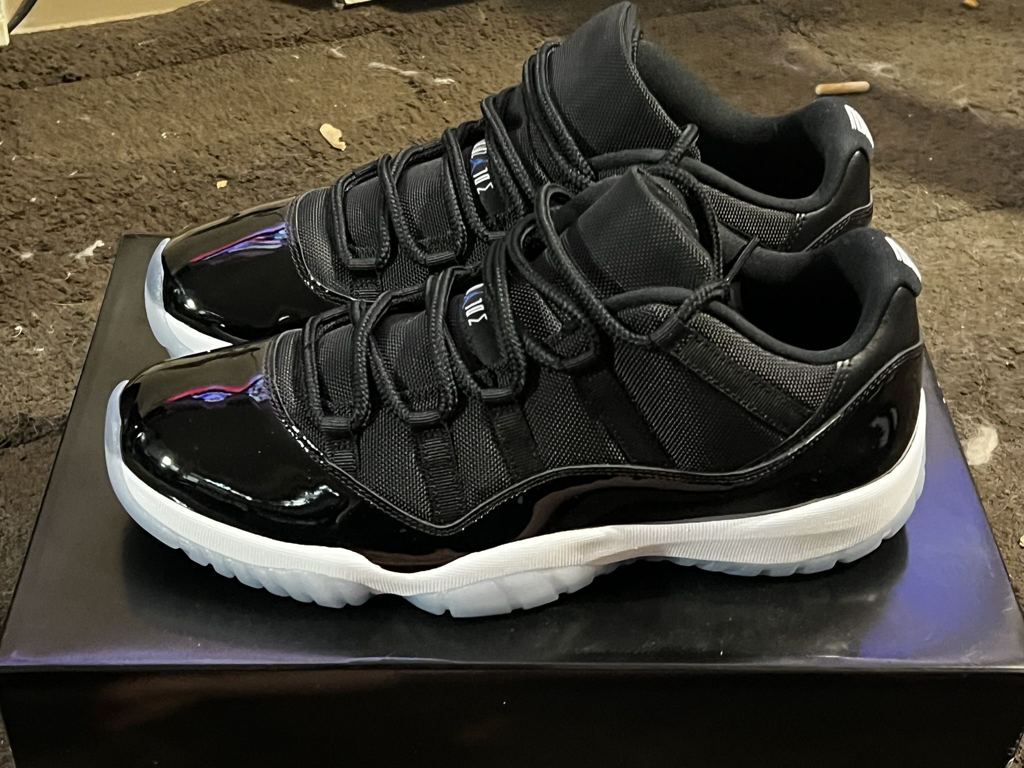 Jordan 11 low Space Jam Size 12