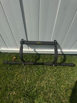 Door pull up bar