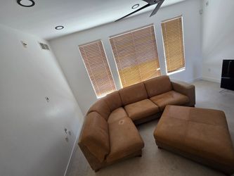 GGG Designer Curved Leather Sectional with Matching Ottoman
