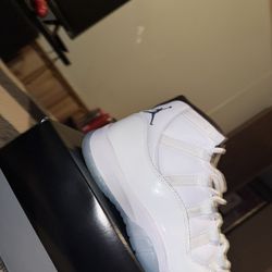 Jordan 11 Columbia / Legend Blue 