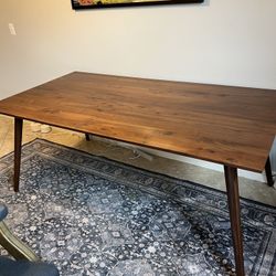 Modern Article Seno Dining Table 