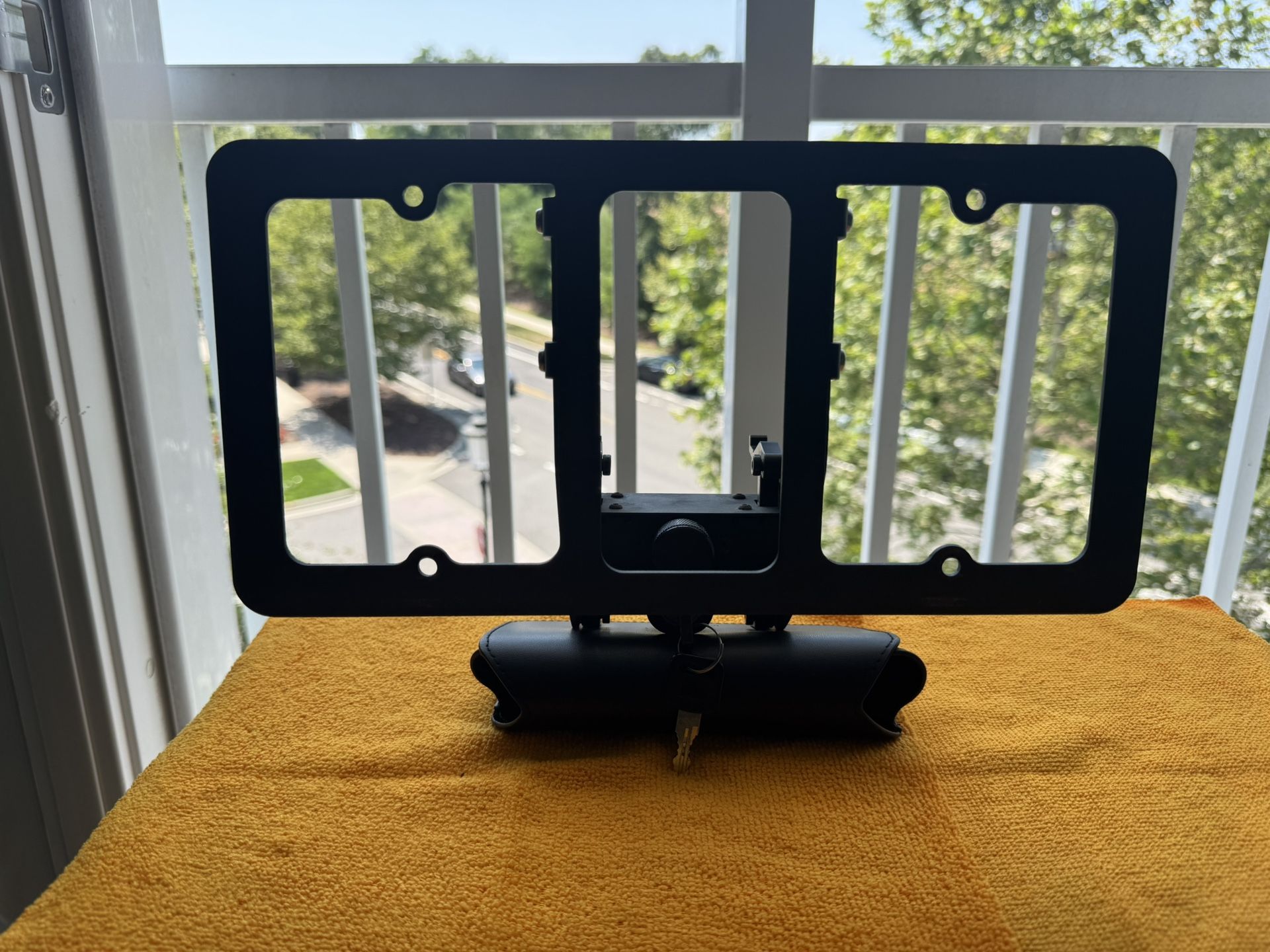 Model Y Aluminum No Drill Front License Plate Holder With Key Lock