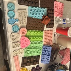 Silicone & Plastic Molds