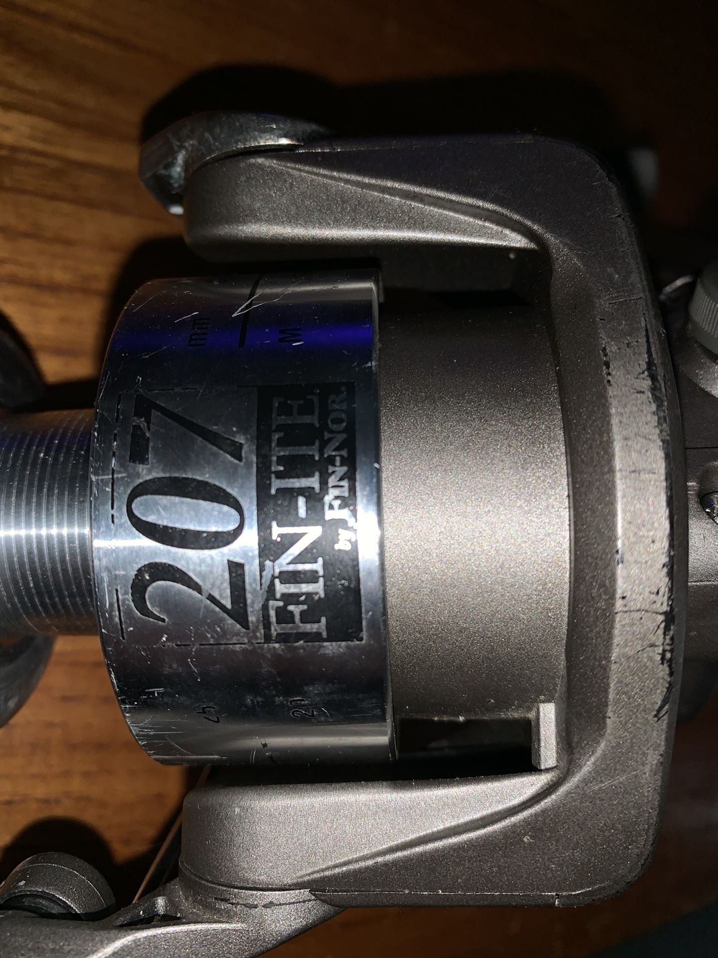 Fin-Nor Fin-Ite 207 surfing fishing reel