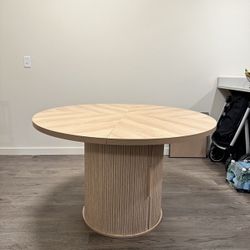Dinning Table 