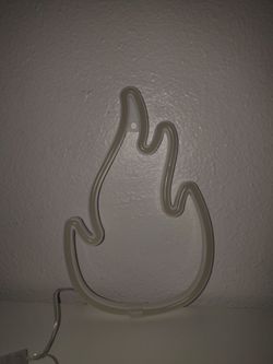 WALL LIGHT UP