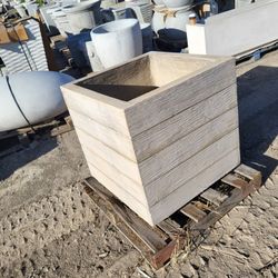 CEMENT PLANTER 30X30X30 $300 ( LIGHT WEIGHT CONCRETE CEMENT)