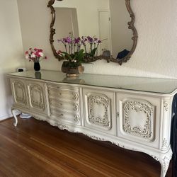 Wahring China Cabinet 