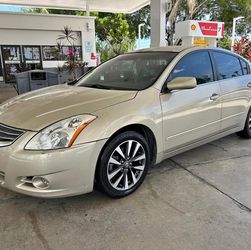 Nissan Altima
