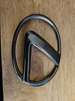Lexus Emblem Grey