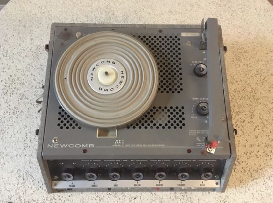 Vintage Newcomb Audio Record Player & Speaker Set