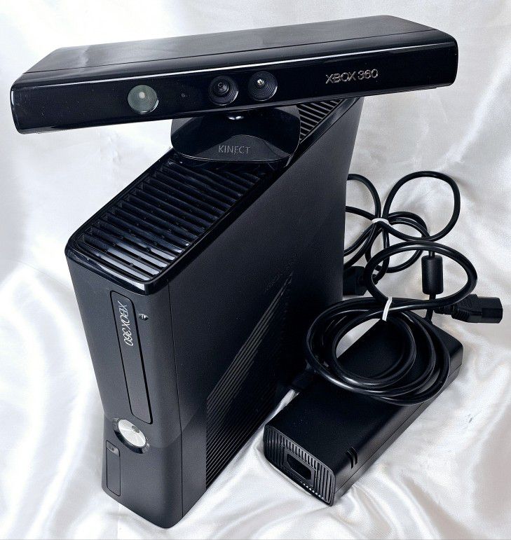 XBox 360 S Console and Kinect