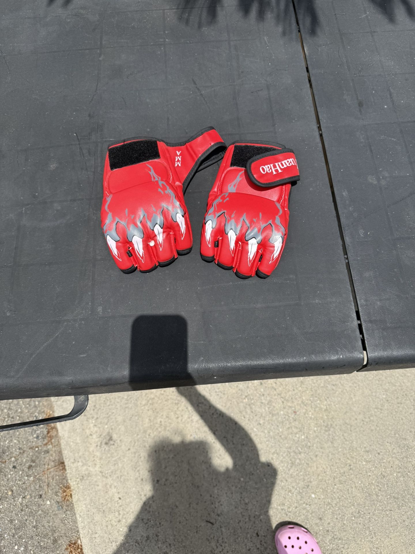Yuan Hoa Tiger Claw Style Red Half Finger Boxing Fight Glove