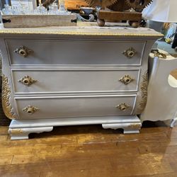 3-Drawer Wooden Dresser